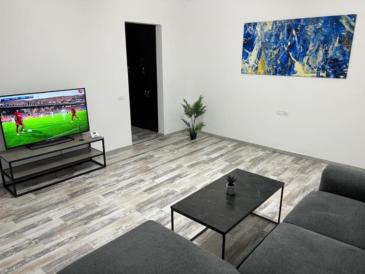 Comfort Apartment Targoviste Esterno foto