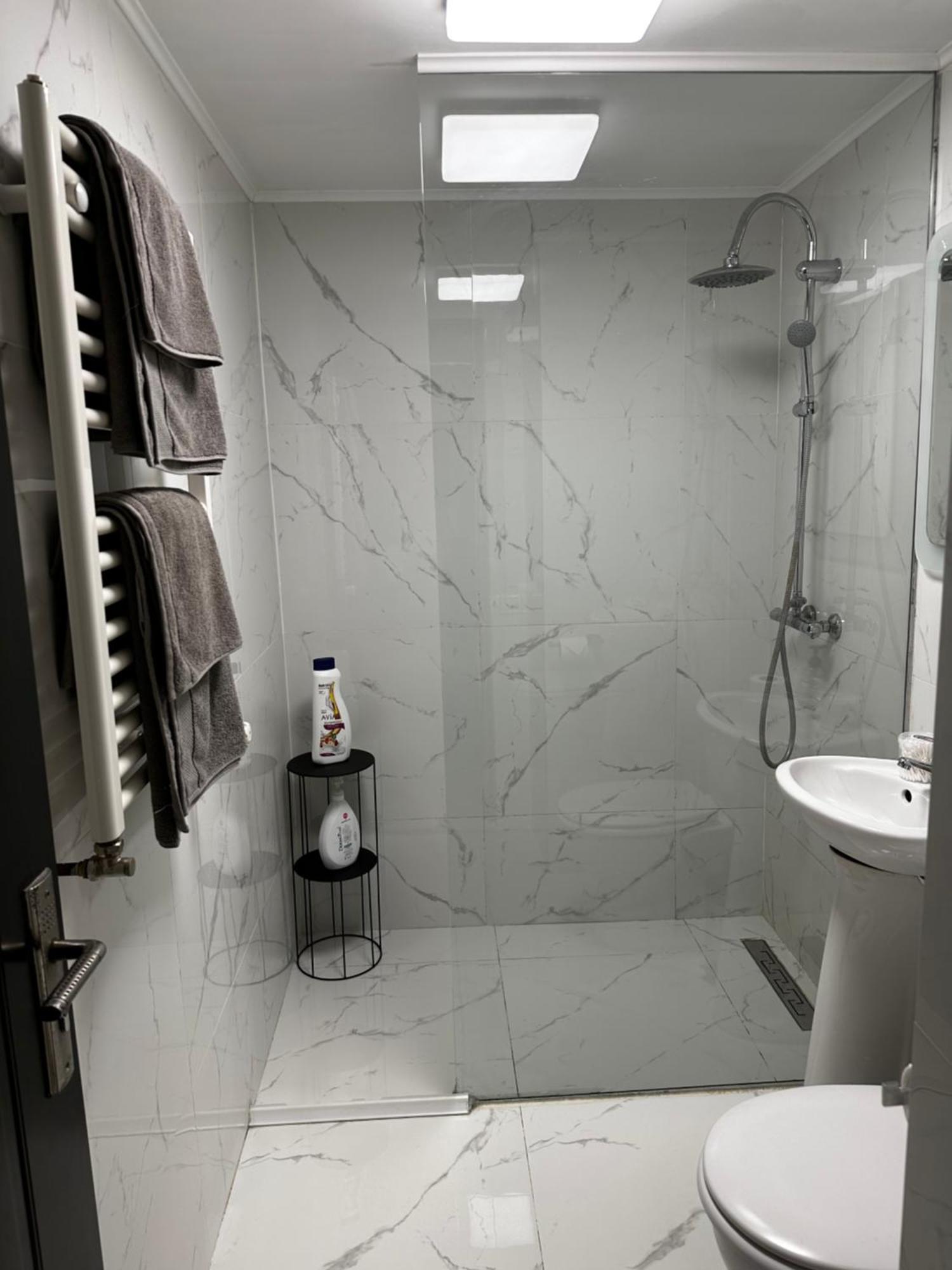 Comfort Apartment Targoviste Esterno foto